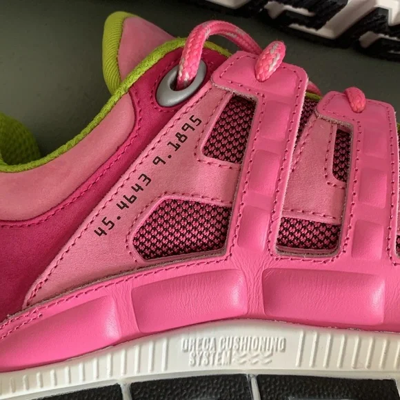 Versace NWT  Trigreca Low Top Sneaker (Women) - Picture 6 of 10